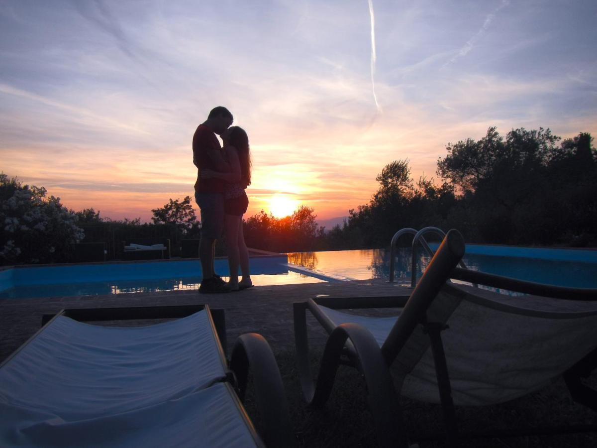 Podere La Casetta - Casa Di Campagna มอนตาโยเน ภายนอก รูปภาพ
